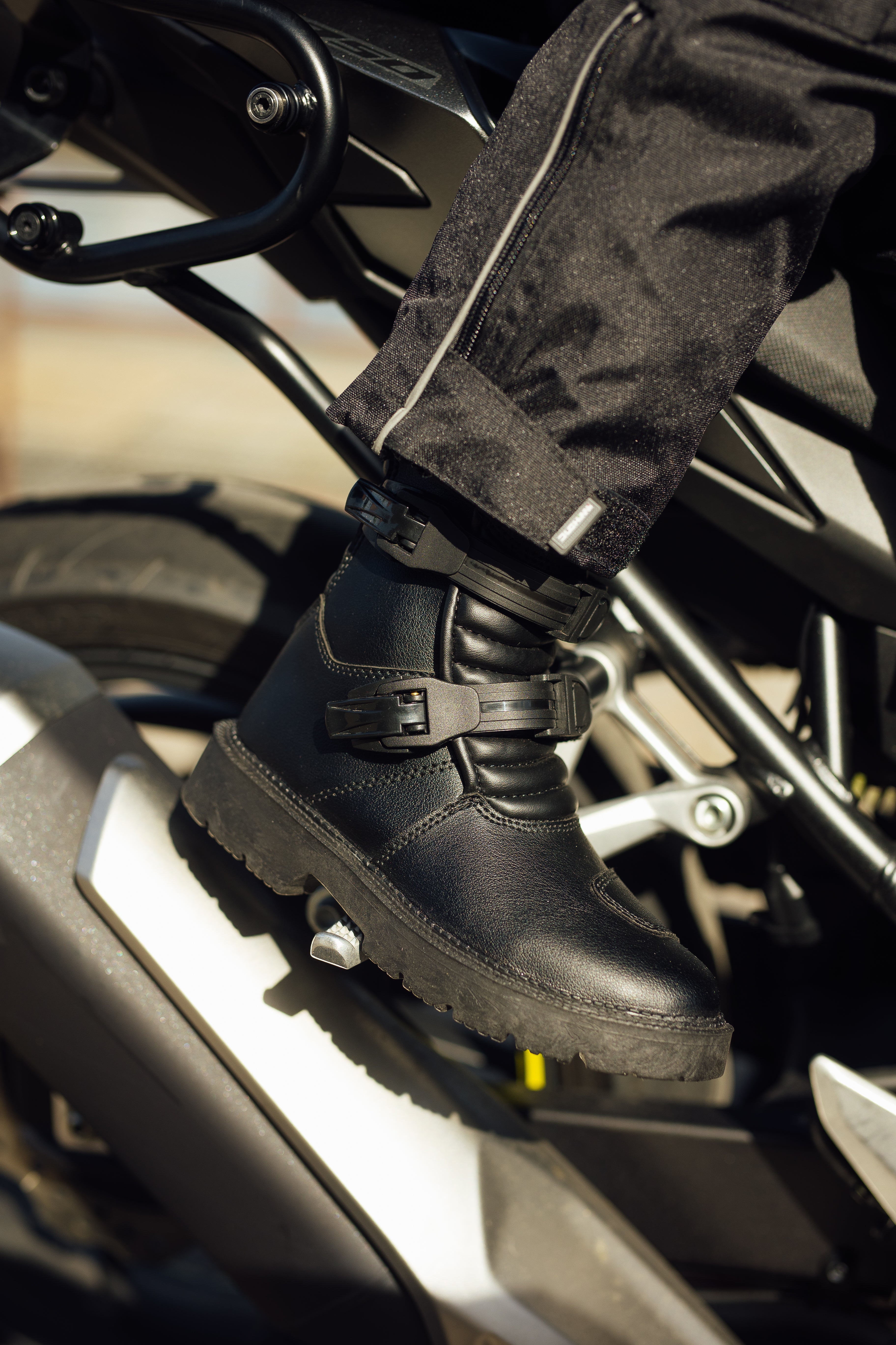 DUCHINNI SWITCH Youth Motorcycle Boots